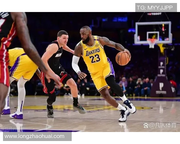 今日焦点战詹姆斯与对手激烈对决即将打响球迷期待大战一触即发