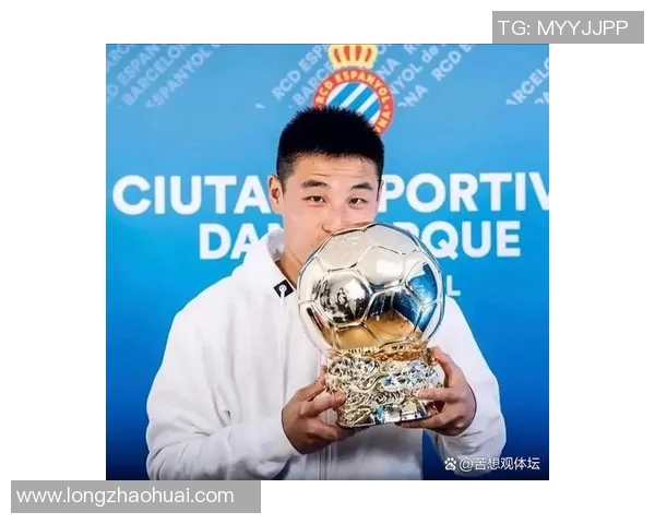 武磊荣获月度最佳球员,实至名归 武磊荣获月度最佳球员,实至名归